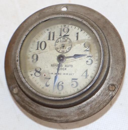 Eight Day Keyless Auto Rim Wind Rim Set Dash Clock: 3.5" x 3.5" x 2"
