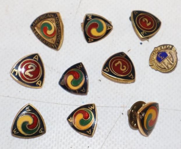 Group of 10 Early Motorcycle AMA Advertising Pin Back Badges (1 of 4)