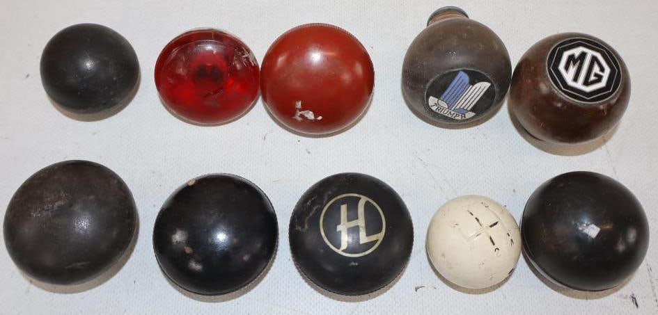 Group of 10 Plastic and Bakelite Gear Shift Knobs (1 of 4)