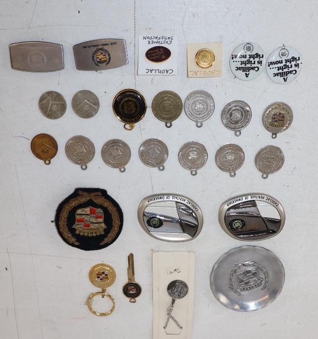 Group of 27 Cadillac Paperweights, Medallions, Pin Back Badges and Keychains (1 of 5)