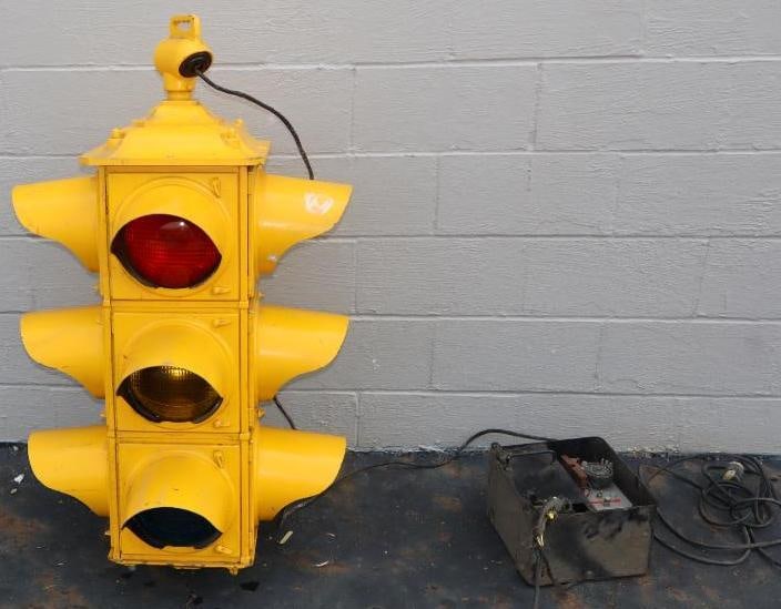 Crouse-Hinds 4-Way Traffic Signal with Attached PCD-I Dial Unit (1 of 10)