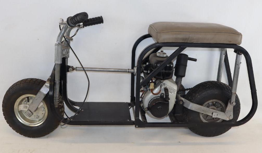 Vintage Mini Bike with a Fuji Motor Japan (1 of 10)