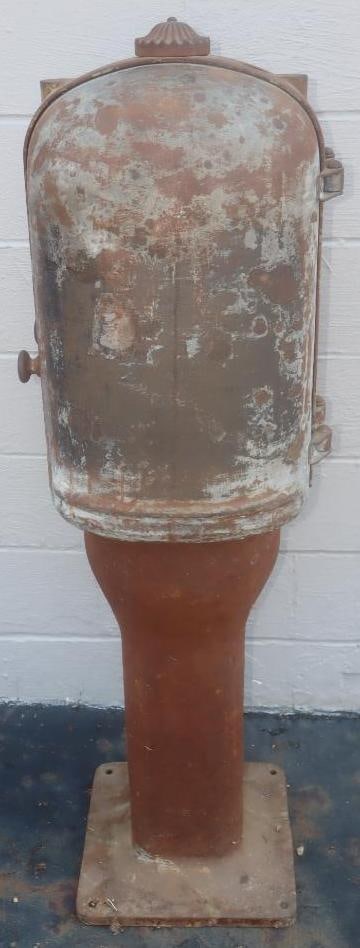 Early Gilbert & Barker Cast Iron Gas Pump (1 of 8)