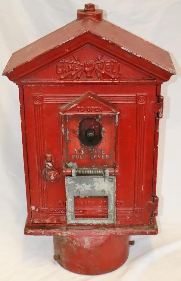 Gamewell Fire Call Box with Pole Mount Bracket (1 of 7)