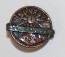 Sunray D-X 1 Year Safe Driving Cloisonne Hat Badge (1 of 3)