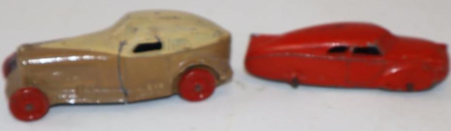 Group of 2 1930's Streamline Cast Toy Cars (1 of 4)
