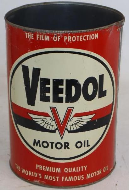 Veedol Flying V Five Quart metal Oil Can (1 of 2)