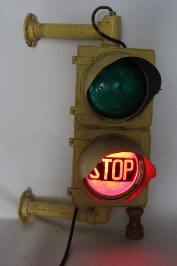 Crouse-Hinds Red and Green Light Traffic Signal (1 of 5)