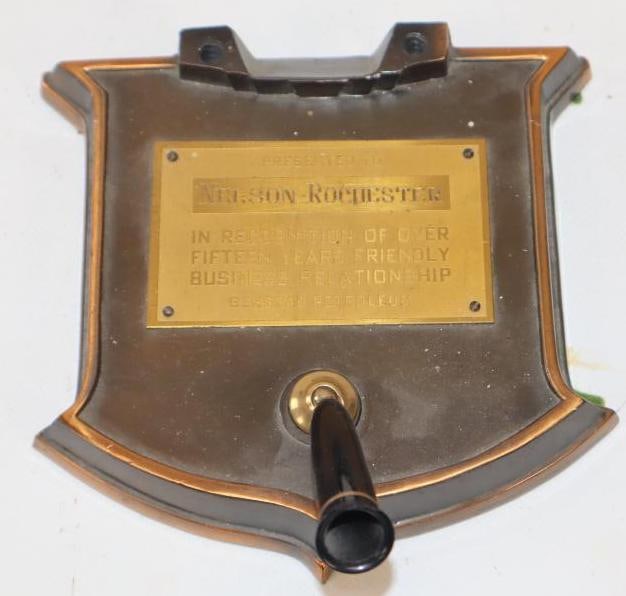 Brass Mobilgas Shield Shaped 15 Years of Friendly Business Relationship Pen Holder (1 of 4)