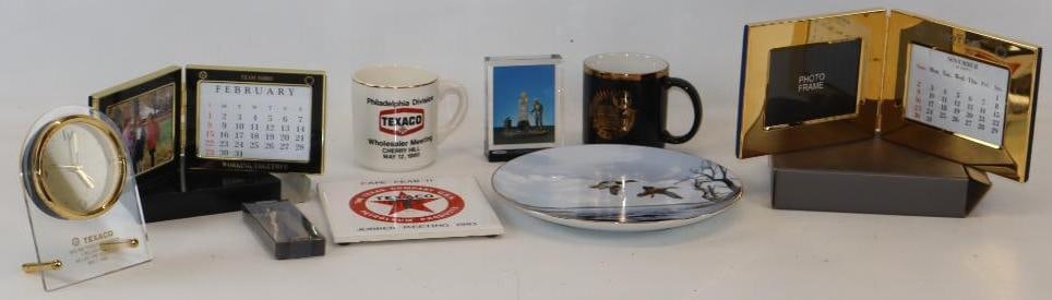 Group of 9 Texaco Advertising Cups, Plate, Clock & Other Promotional Items (1 of 7)