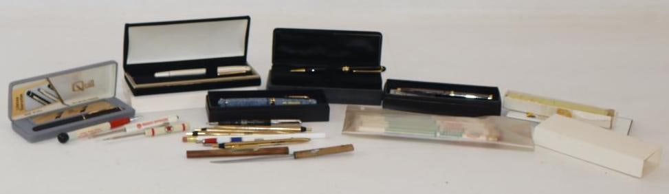 Large Group of Texaco Advertising Pens & Pencils: Largest is 8.5"