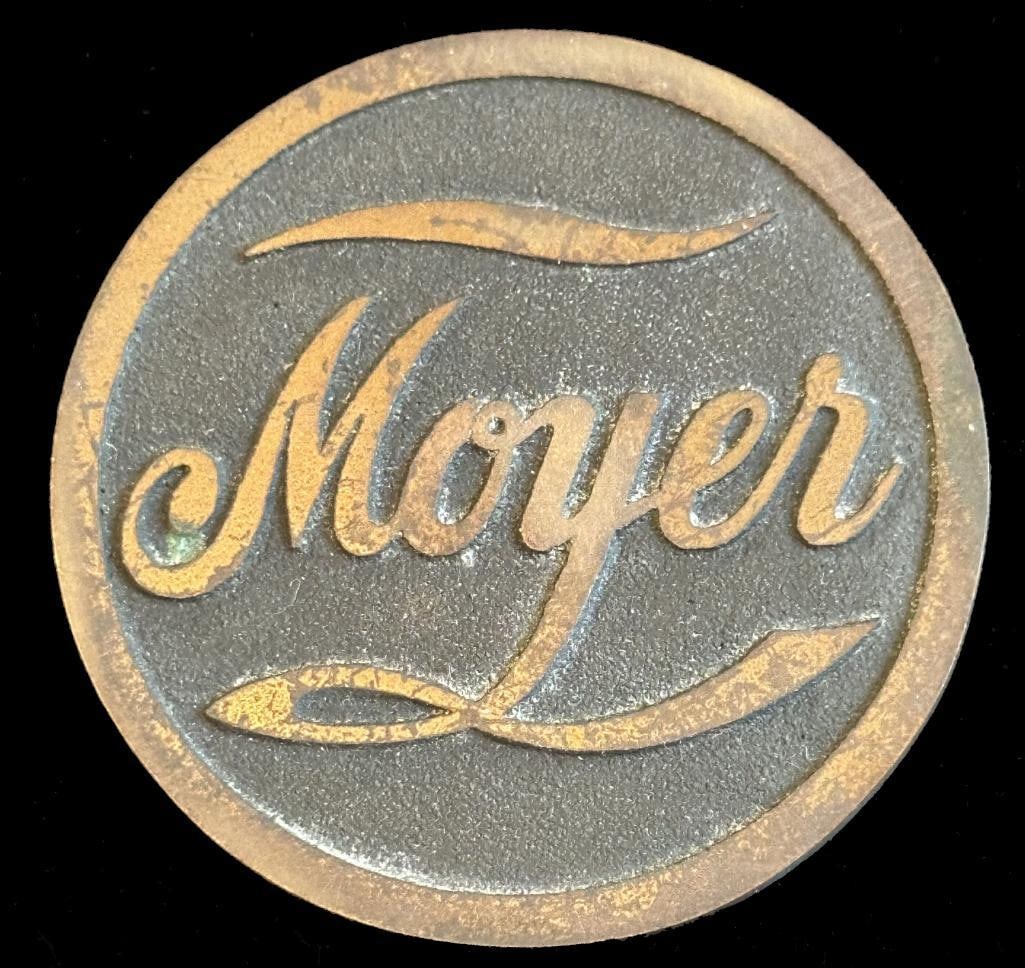 1913-1915 Moyer Hub Emblem (1 of 2)