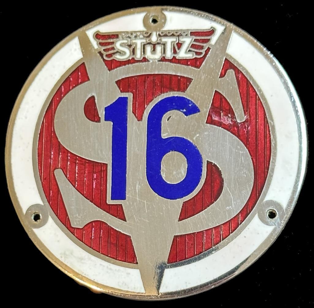 1932-1934 Stutz 16 SV16 Hub Emblem (1 of 2)