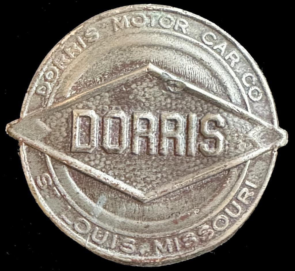 1916-1925 Dorris Hub Emblem (1 of 2)