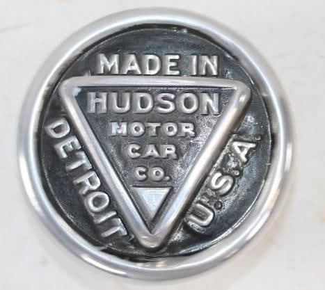 Hudson Motor Car Co. Embossed Aluminum Threaded Automobile Hubcap (1 of 2)