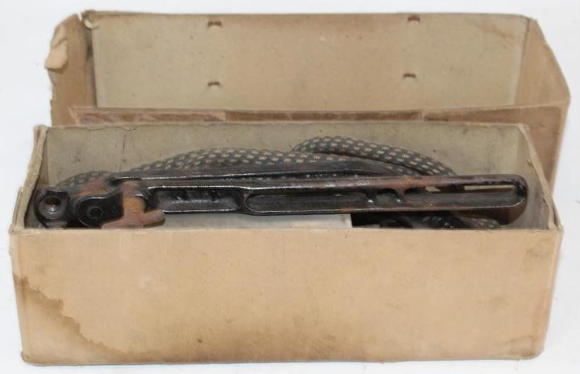 Inland Original Running Board Tire Pump in Original Box (1 of 3)