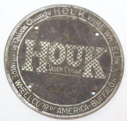 Houk Quick Change Wire Wheel Hubcap Emblem (1 of 2)