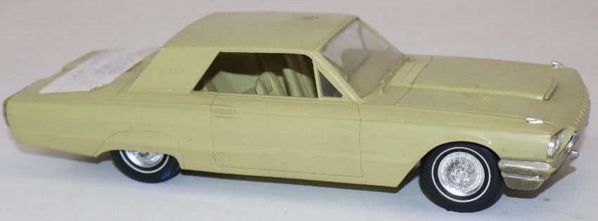 1964 Ford Thunderbird Two Door HT Dealership Promotional Model Car (1 of 4)