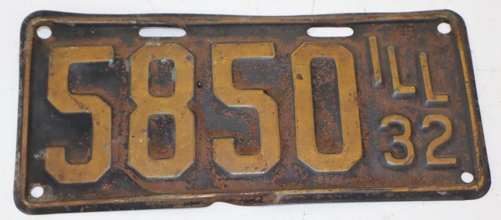 1932 Embossed Illinois Motorcycle License Plate #5850: 9.5" x 4.5"