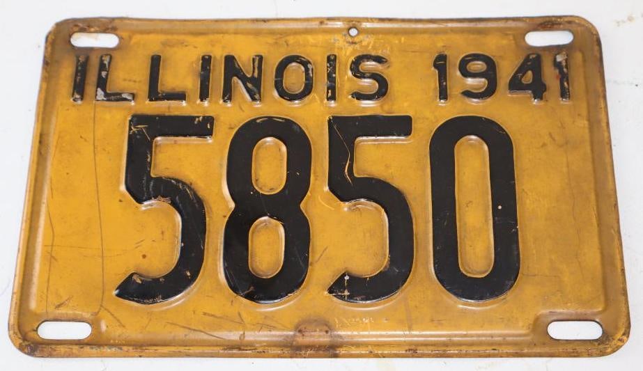 1941 Embossed Illinois Motorcycle License Plate #5850: 8.5" x 5.5"