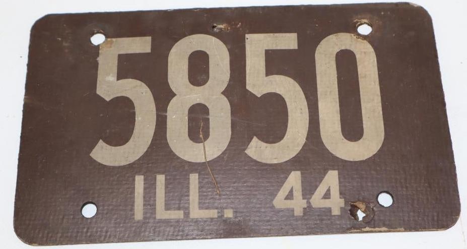 1944 Illinois Motorcycle Soybean License Plate #5850: 8.5" x 5.25"