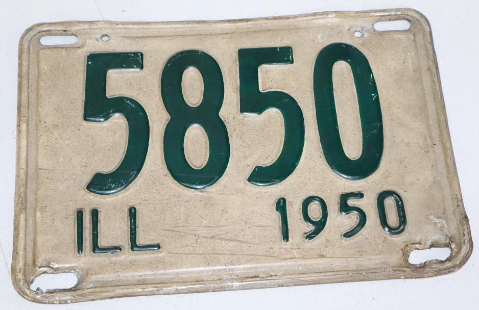 1950 Embossed Illinois Motorcycle License Plate #5850: 8.25" x 5.5"