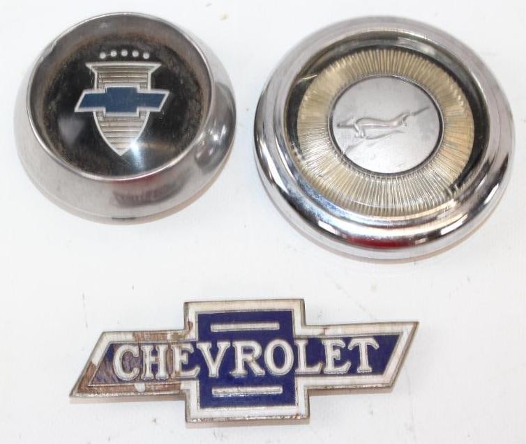 Group of 3 Chevrolet Horn Buttons, and 1920's Cloisonne Emblem: Largest is 4" x 1"