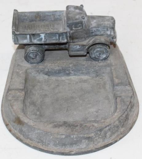 Figural Oshkosh Four Wheel Drive Truck Advertising Ash Tray: 7" x 6" x 3"