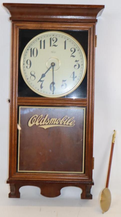 Oldsmobile Motor Car Co Ridgeway Wood Framed Wall Clock (1 of 5)