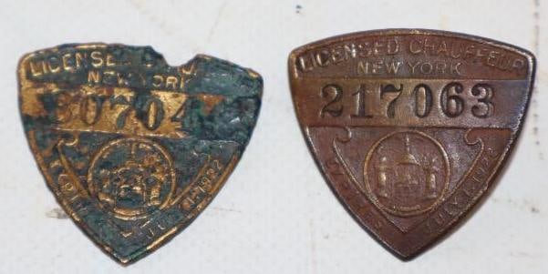 Group of 2 Brass 1922 New York Licensed Chauffeur Hat Badges (1 of 2)