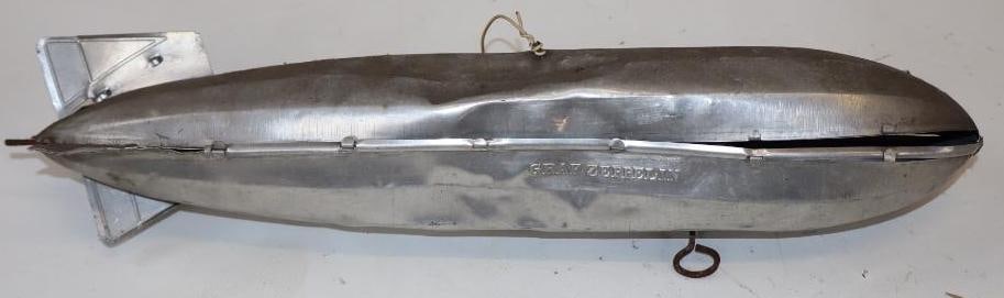 Graf Zeppelin Blimp Windup Toy (1 of 3)