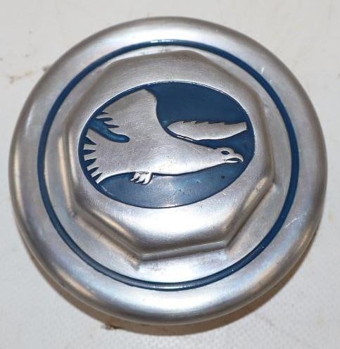 1928 Oakland "Flying Dove" Embossed Threaded Automobile Hubcap (1 of 2)