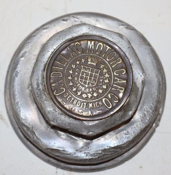 1911 Cadillac Aluminum Threaded Automobile Hubcap (1 of 2)