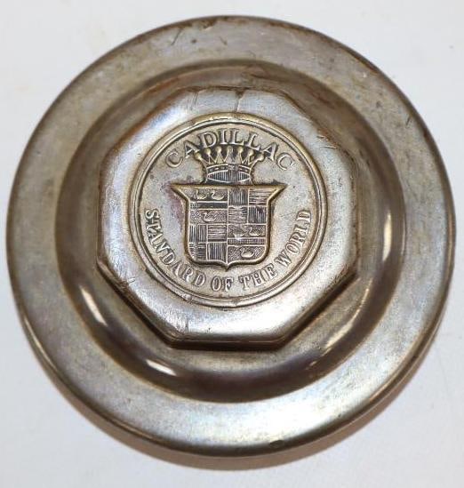 1923 Cadillac Threaded Automobile Hubcap (1 of 2)