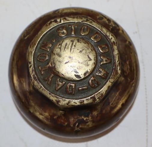 Stoddard Dayton Embossed Brass Threaded Automobile Hubcap (1 of 2)