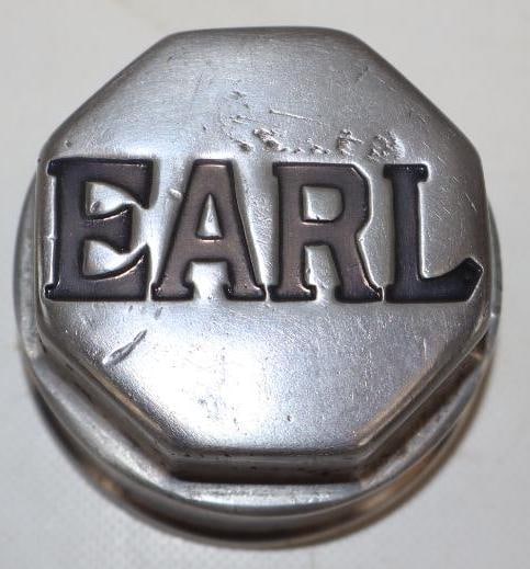 Earl Debossed Aluminum Threaded Automobile Hubcap (1 of 2)