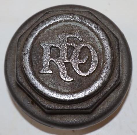 Reo Embossed Steel Threaded Automobile Hubcap (1 of 2)
