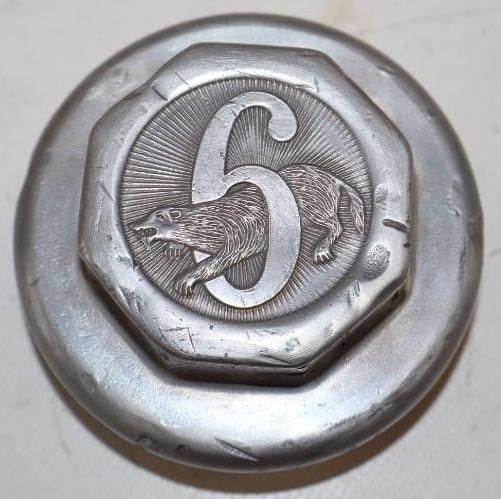 Wolverine 6 Embossed Aluminum Threaded Automobile Hubcap (1 of 2)