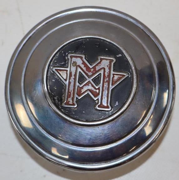 Motor Wheel Embossed Steel Threaded Automobile Hubcap (1 of 2)