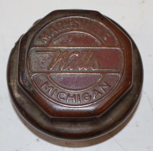 Wills Sainte Claire Embossed Brass Threaded Automobile Hubcap (1 of 2)