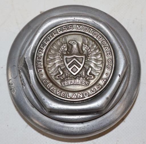 Peerless Motor Car Co. Embossed Aluminum Threaded Automobile Hubcap (1 of 2)