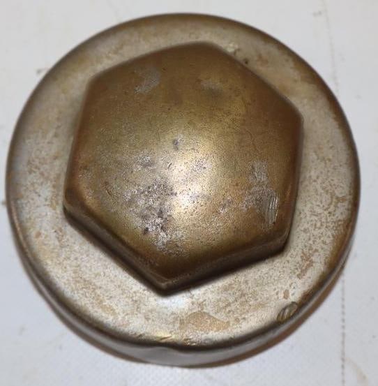 1915-1917 Pullman Dixie Flyer Brass Threaded Automobile Hubcap (1 of 2)