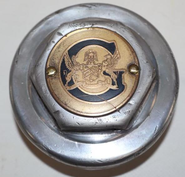 Gardner Motor Car Co. Aluminum Threaded Automobile Hubcap with Brass Emblem (1 of 2)