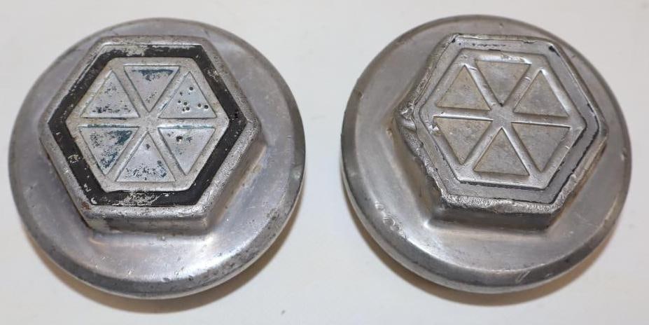 Group of 2 1922 Studebaker "Special Six" Embossed Aluminum Threaded Automobile Hubcaps (1 of 2)