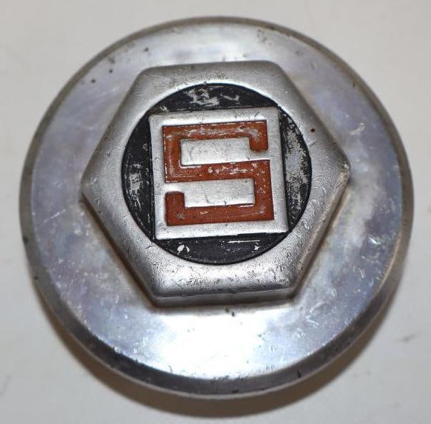 1920's Studebaker Truck Embossed Aluminum Threaded Automobile Hubcap (1 of 2)