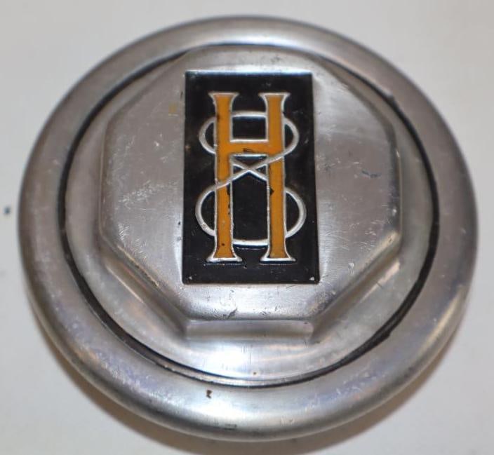 1928 Hupmobile Embossed Aluminum Threaded Automobile Hubcap (1 of 2)