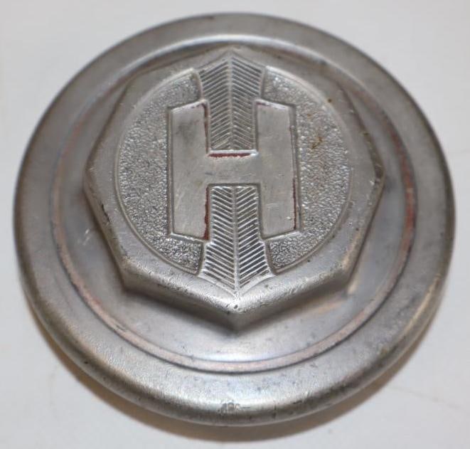 1928 Model A Hupmobile Embossed Aluminum Threaded Automobile Hubcap (1 of 2)