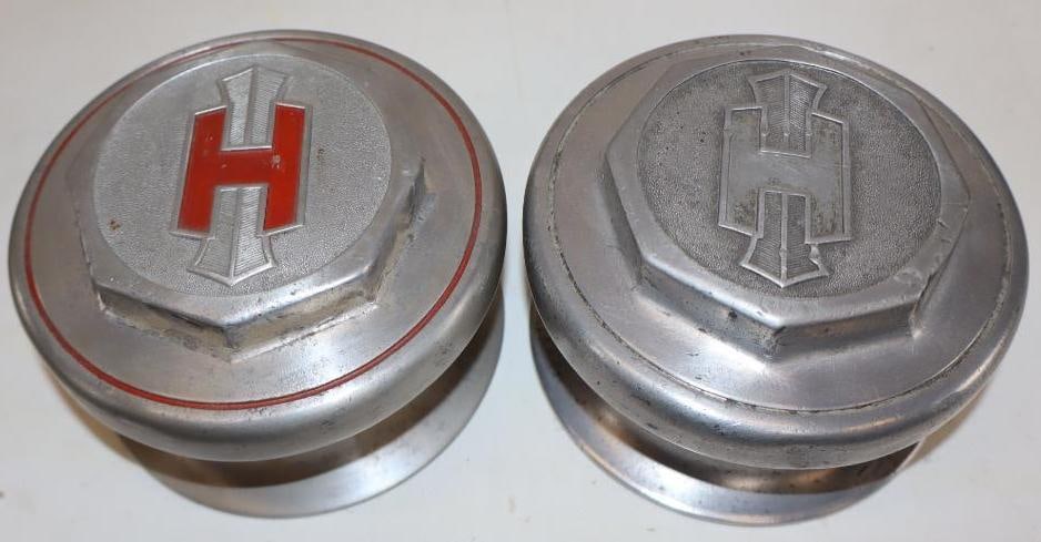 Group of 2 1929 Hupmobile Model A Threaded Automobile Hubcaps (1 of 2)