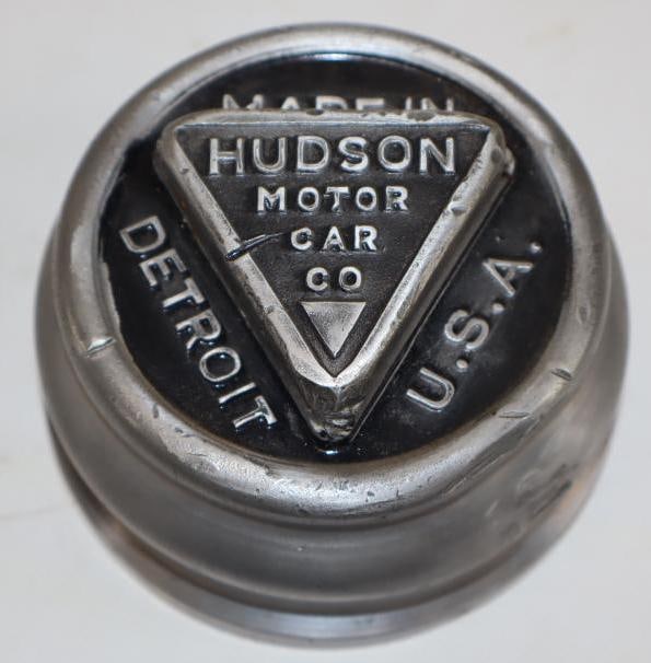 1920's Hudson Motor Car Co. Embossed Aluminum Threaded Automobile Hubcap (1 of 2)