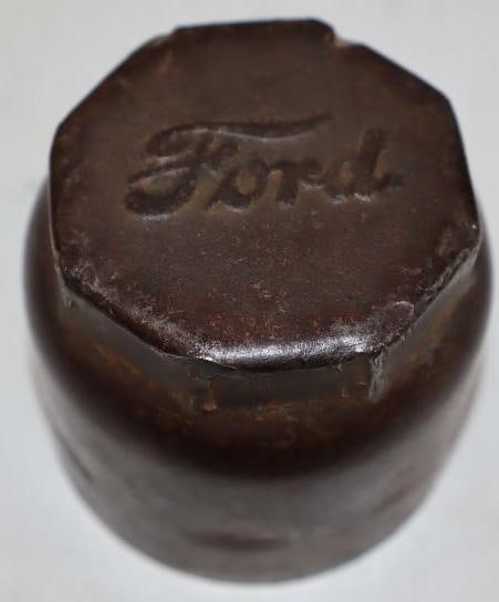 1930's Ford Truck Steel Embossed Threaded Automobile Hubcap (1 of 2)